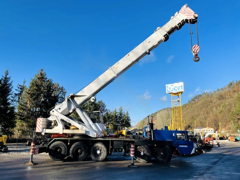 Demag HC200 (3384) - Mobile crane: picture 3 Demag HC200 (3384) - Mobile crane: picture 3