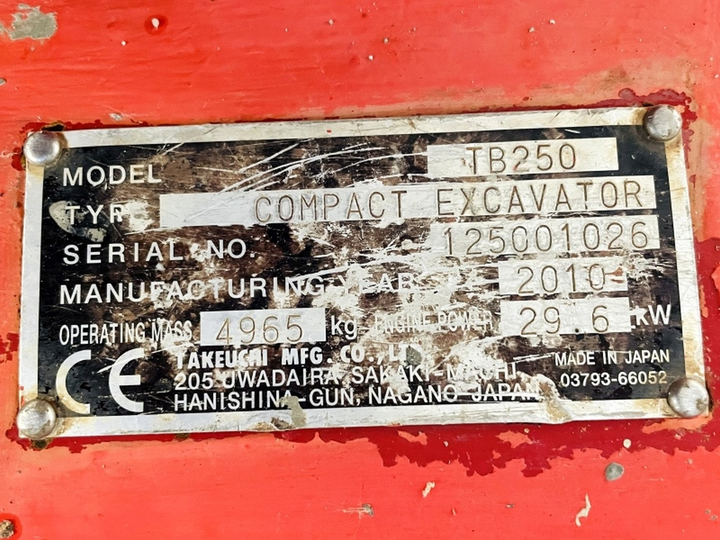 Takeuchi TB250 (3990) - Mini excavator: picture 3 Takeuchi TB250 (3990) - Mini excavator: picture 3
