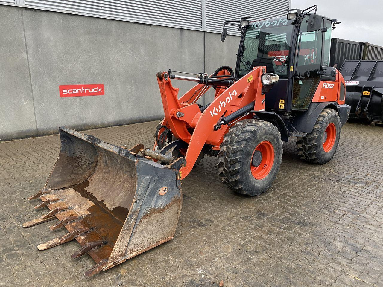 Kubota R082 - Compact loader: picture 1 Kubota R082 - Compact loader: picture 1