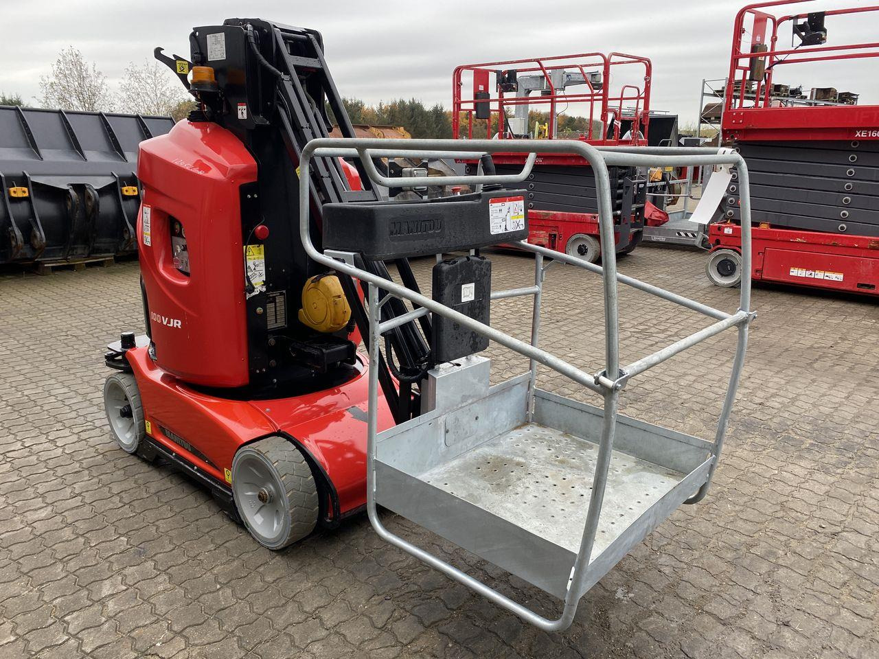 Manitou 100VJR - Vertical mast lift: picture 5 Manitou 100VJR - Vertical mast lift: picture 5