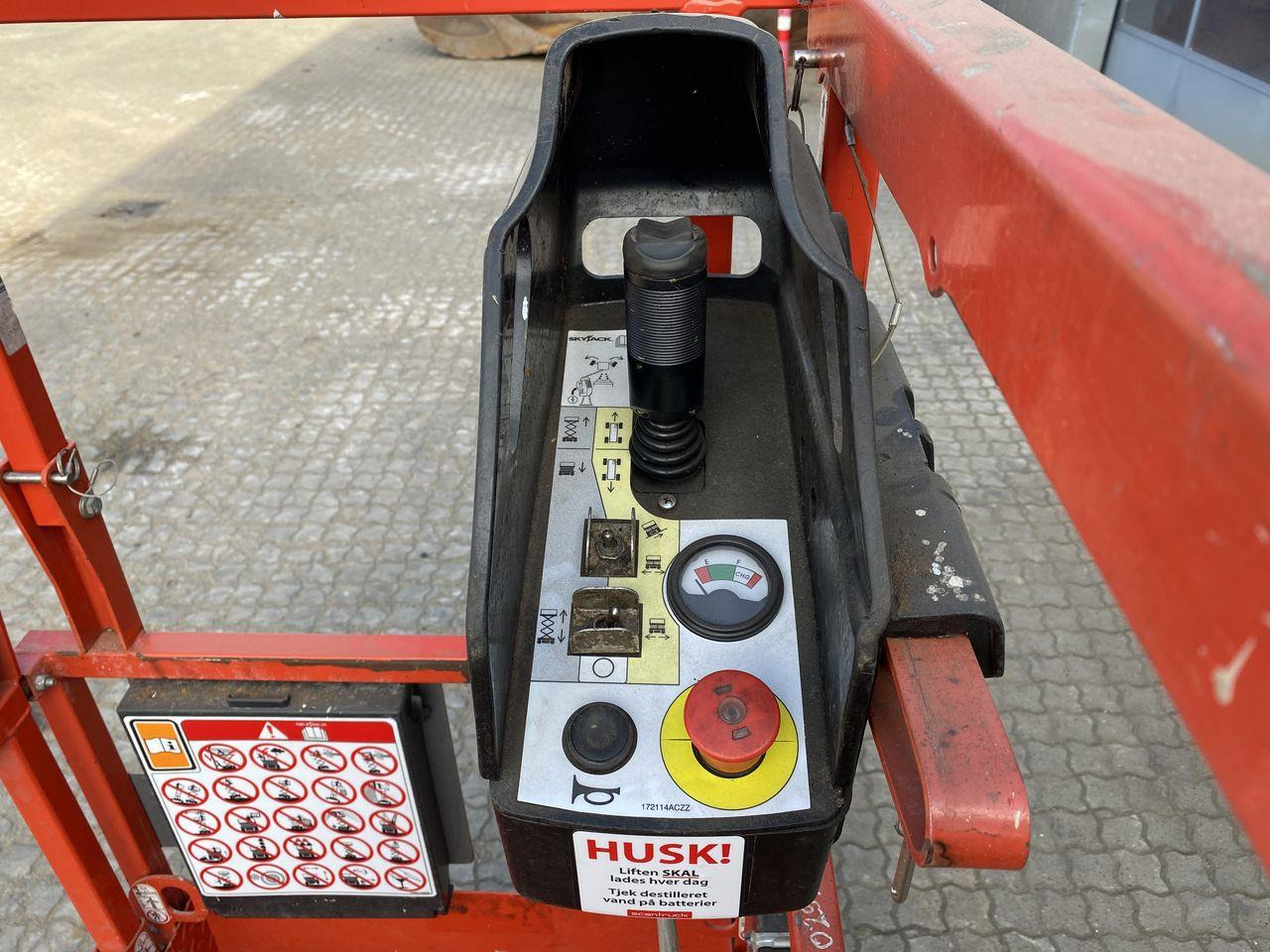 Skyjack SJ3219 - Scissor lift: picture 3 Skyjack SJ3219 - Scissor lift: picture 3