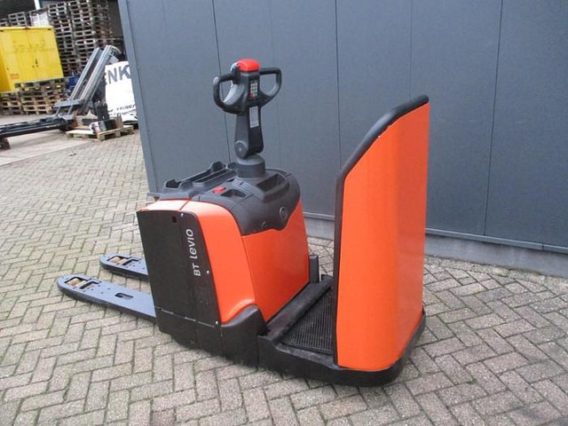 BT LPE 200 - Pallet truck: picture 3 BT LPE 200 - Pallet truck: picture 3