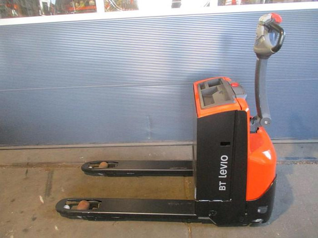 Toyota LWE 160 - Pallet truck: picture 1 Toyota LWE 160 - Pallet truck: picture 1
