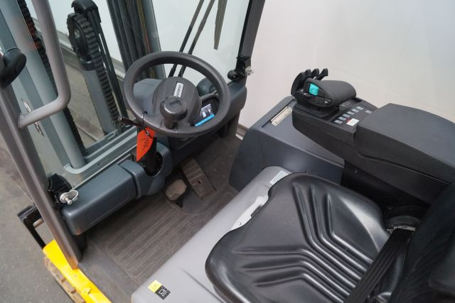 Jungheinrich EFG320 - Electric forklift: picture 3 Jungheinrich EFG320 - Electric forklift: picture 3