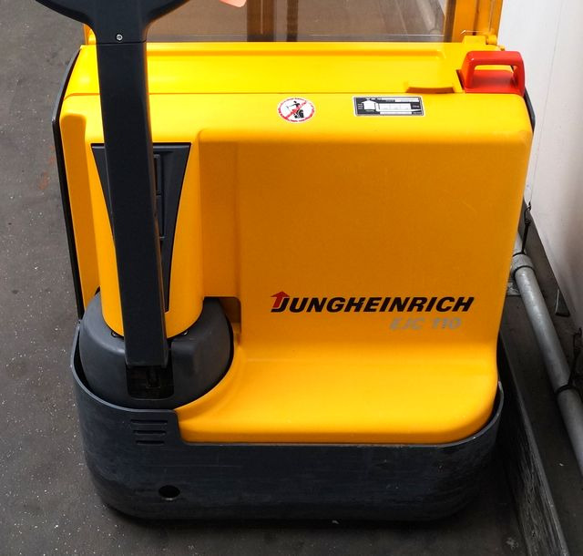 Jungheinrich EJC110 - Stacker: picture 3 Jungheinrich EJC110 - Stacker: picture 3