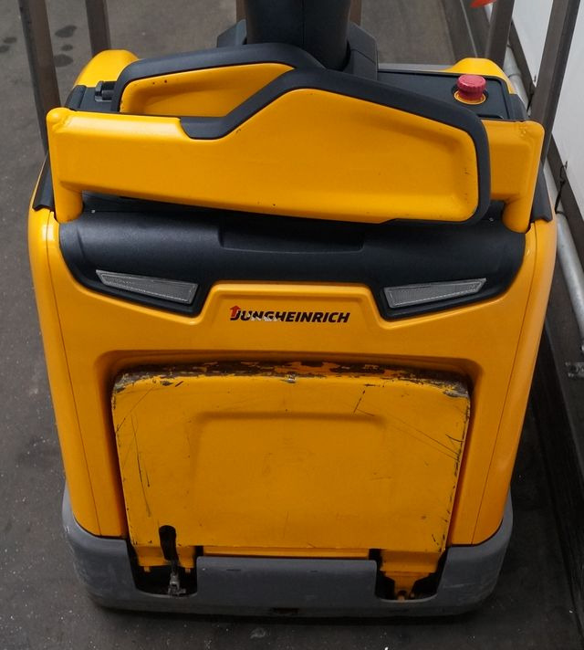 Jungheinrich ERE120 - Pallet truck: picture 5 Jungheinrich ERE120 - Pallet truck: picture 5