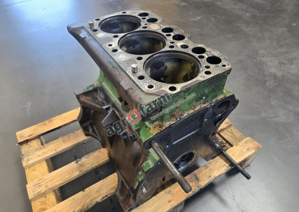 Blok silnika John Deere 1950 1850 1750 1550 1350 - Engine for Truck: picture 4 Blok silnika John Deere 1950 1850 1750 1550 1350 - Engine for Truck: picture 4