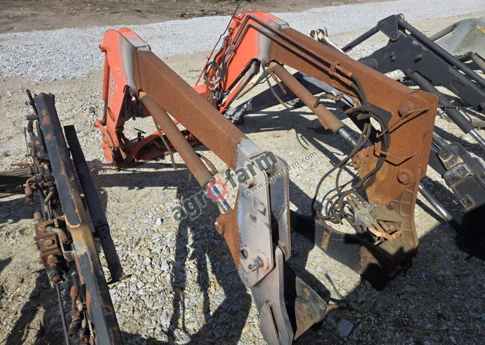 Ładowacz czołowy z adaptacją, Kubota M8540 LA1353 - Front loader for tractor: picture 3 Ładowacz czołowy z adaptacją, Kubota M8540 LA1353 - Front loader for tractor: picture 3