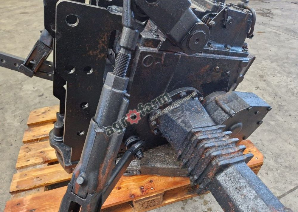 Tylny most John Deere 3310 - Transmission: picture 2 Tylny most John Deere 3310 - Transmission: picture 2