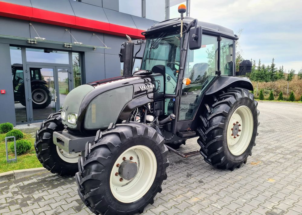 Valtra A93 - Farm tractor: picture 1 Valtra A93 - Farm tractor: picture 1