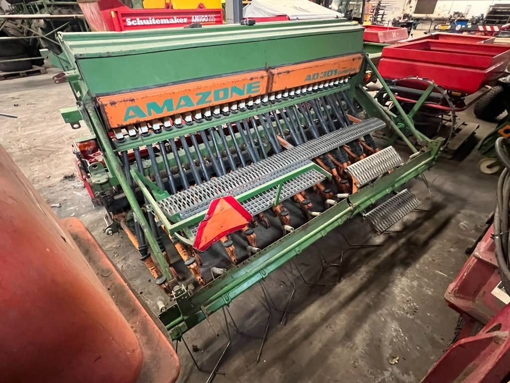 Amazone AD 8 - 301 Special + Vicon T300 Kopeg - Seed drill: picture 2 Amazone AD 8 - 301 Special + Vicon T300 Kopeg - Seed drill: picture 2