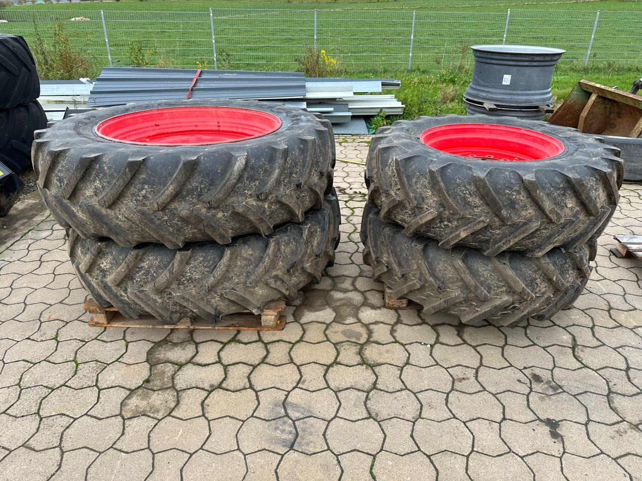 Firestone Komplettsatz 420/85 R30 + 460/85 R42 - Tire: picture 1 Firestone Komplettsatz 420/85 R30 + 460/85 R42 - Tire: picture 1