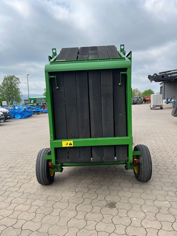 John Deere 550 - Round baler: picture 2 John Deere 550 - Round baler: picture 2