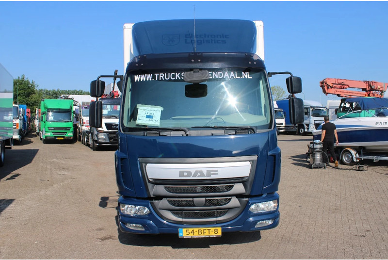 DAF LF 210 + EURO 6 + LIFT + 12T - Box truck: picture 2 DAF LF 210 + EURO 6 + LIFT + 12T - Box truck: picture 2