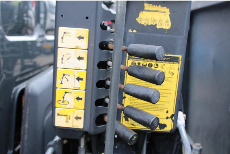 Interior photo 1: Crane truck DAF LF 45.180 + FASSI F50 + 7.5T