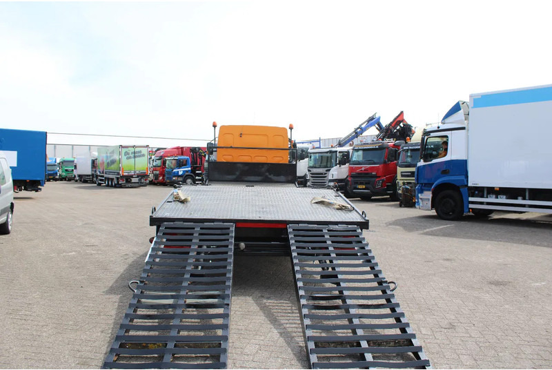 DAF LF 55.220 + HYDROLIC RAMPS + MANUAL - Autotransporter truck: picture 4 DAF LF 55.220 + HYDROLIC RAMPS + MANUAL - Autotransporter truck: picture 4