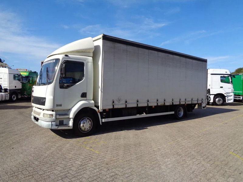 DAF LF55.180 + MANUAL + LIFT - Curtainsider truck: picture 3 DAF LF55.180 + MANUAL + LIFT - Curtainsider truck: picture 3