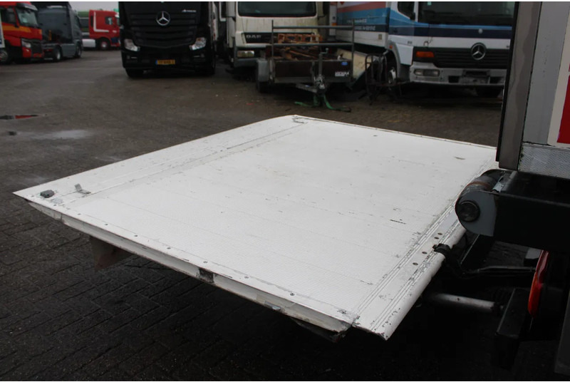 Refrigerator truck Iveco Eurocargo 140e22 + EURO 6 + LOW KM + chereau: picture 17