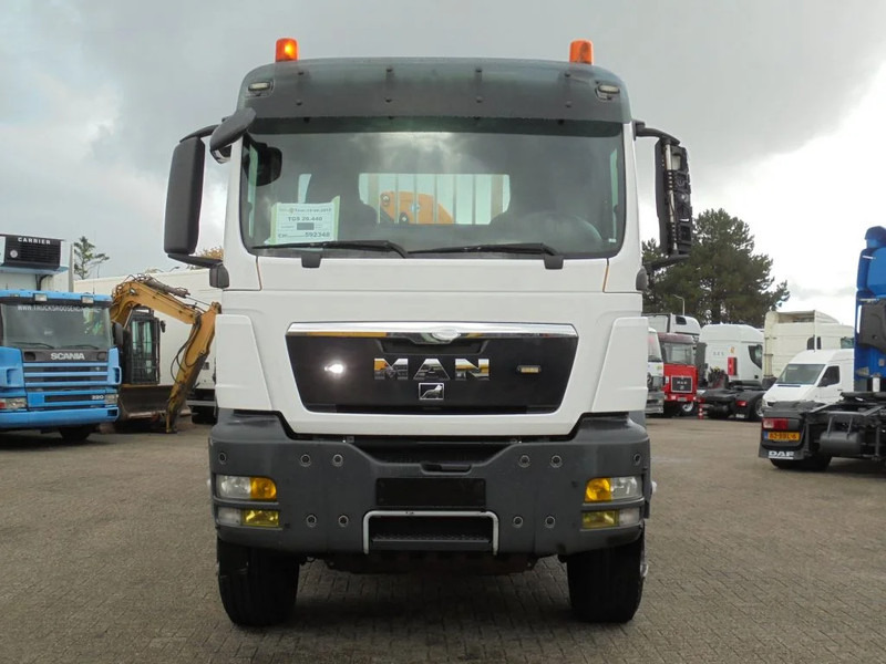 MAN TGS 26.440 6x4 + Euro 5 + Effer 255 Crane + REMOTE + Very Good condition - Crane truck: picture 3 MAN TGS 26.440 6x4 + Euro 5 + Effer 255 Crane + REMOTE + Very Good condition - Crane truck: picture 3