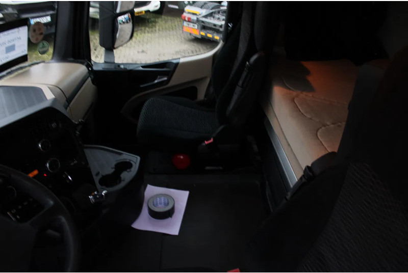 Refrigerator truck Mercedes-Benz Actros 2027 + EURO 6 + 19T: picture 19