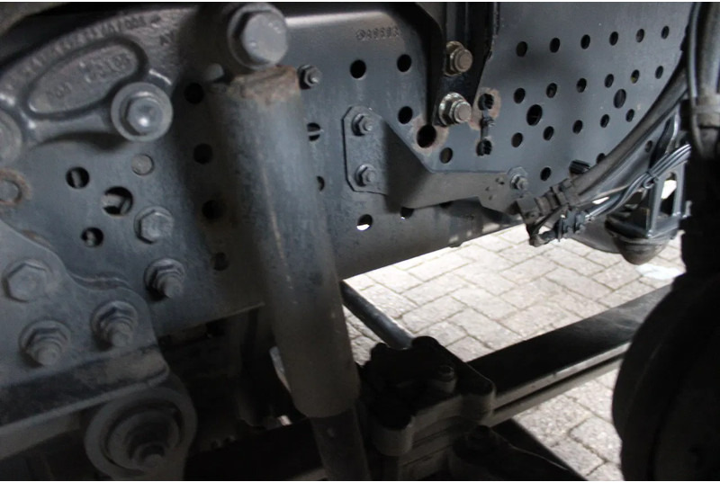 Refrigerator truck Mercedes-Benz Actros 2027 + EURO 6 + 19T: picture 18