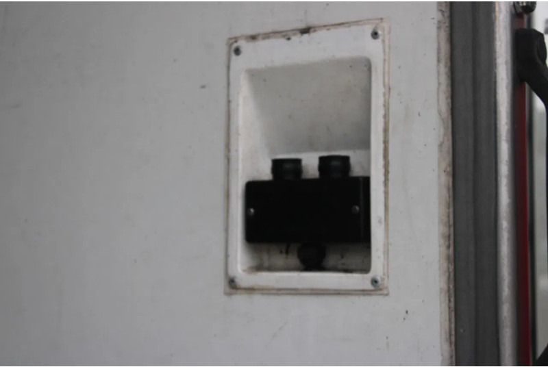 Refrigerator truck Scania R490 + 6X2 + EURO 6 + heating truck/ flowers FULL OPTION: picture 15 Refrigerator truck Scania R490 + 6X2 + EURO 6 + heating truck/ flowers FULL OPTION: picture 15