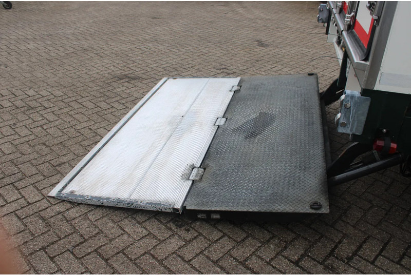 Refrigerator truck Scania R490 + 6X2 + EURO 6 + heating truck/ flowers FULL OPTION: picture 13 Refrigerator truck Scania R490 + 6X2 + EURO 6 + heating truck/ flowers FULL OPTION: picture 13