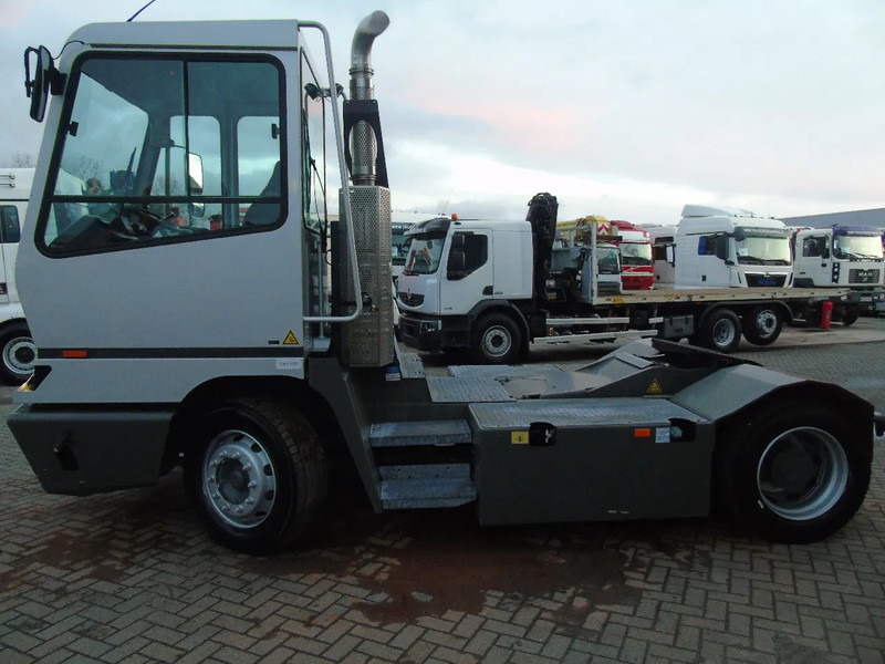 Terberg YT 182 fully funtion + perfect - Terminal tractor: picture 3 Terberg YT 182 fully funtion + perfect - Terminal tractor: picture 3