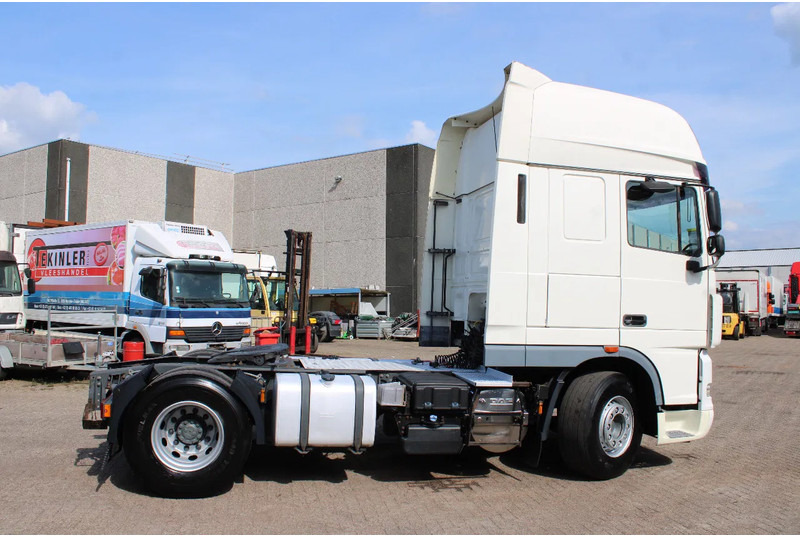 DAF XF 105.460 + EURO 5 + - Tractor unit: picture 4 DAF XF 105.460 + EURO 5 + - Tractor unit: picture 4