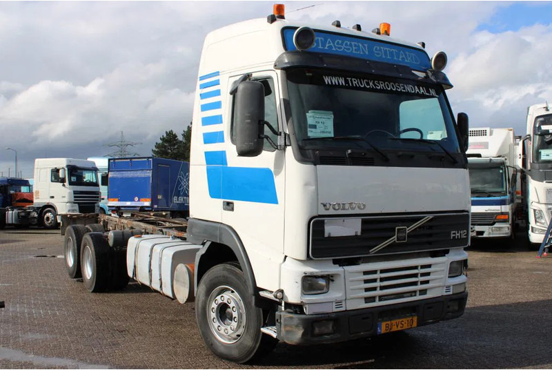 Volvo FH 12.420 + Euro 2 + 6x2 + Manual - Cab chassis truck: picture 3 Volvo FH 12.420 + Euro 2 + 6x2 + Manual - Cab chassis truck: picture 3