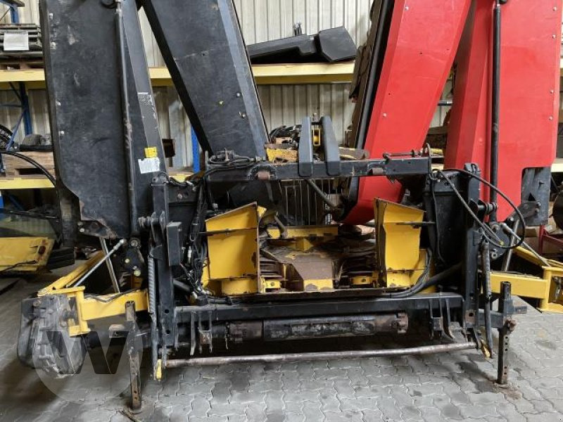 New Holland 490 FIE - Corn header: picture 1 New Holland 490 FIE - Corn header: picture 1