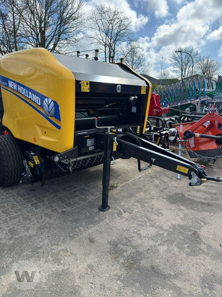 New Holland BR 120 - Round baler: picture 4 New Holland BR 120 - Round baler: picture 4