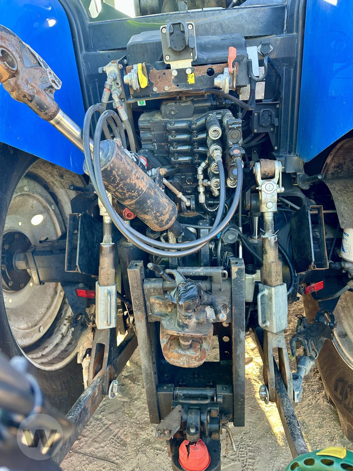 New Holland T 7.210 - Farm tractor: picture 5 New Holland T 7.210 - Farm tractor: picture 5