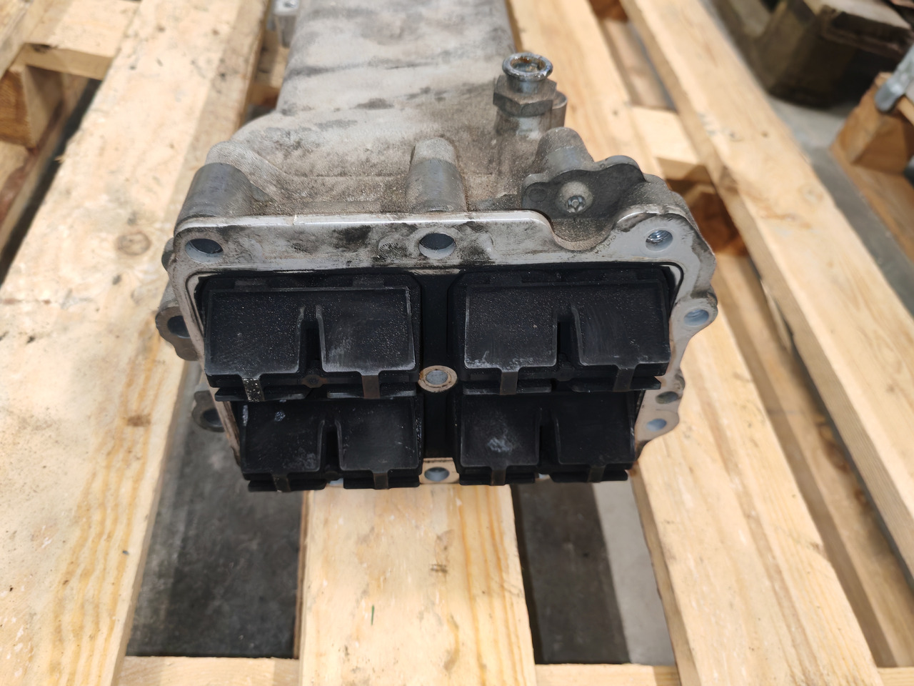 MAN TGS TGX EURO 6 / D2676 / EG RECILCULATION / 51081007304 - EGR cooler: picture 4 MAN TGS TGX EURO 6 / D2676 / EG RECILCULATION / 51081007304 - EGR cooler: picture 4