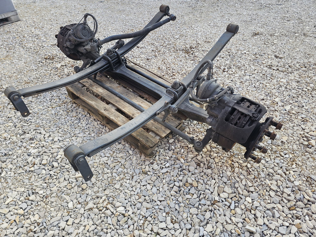 MERCEDES ATEGO MP4 12.XXX EURO 6 / COMPLETE FRONT AXLE - Front axle: picture 4 MERCEDES ATEGO MP4 12.XXX EURO 6 / COMPLETE FRONT AXLE - Front axle: picture 4