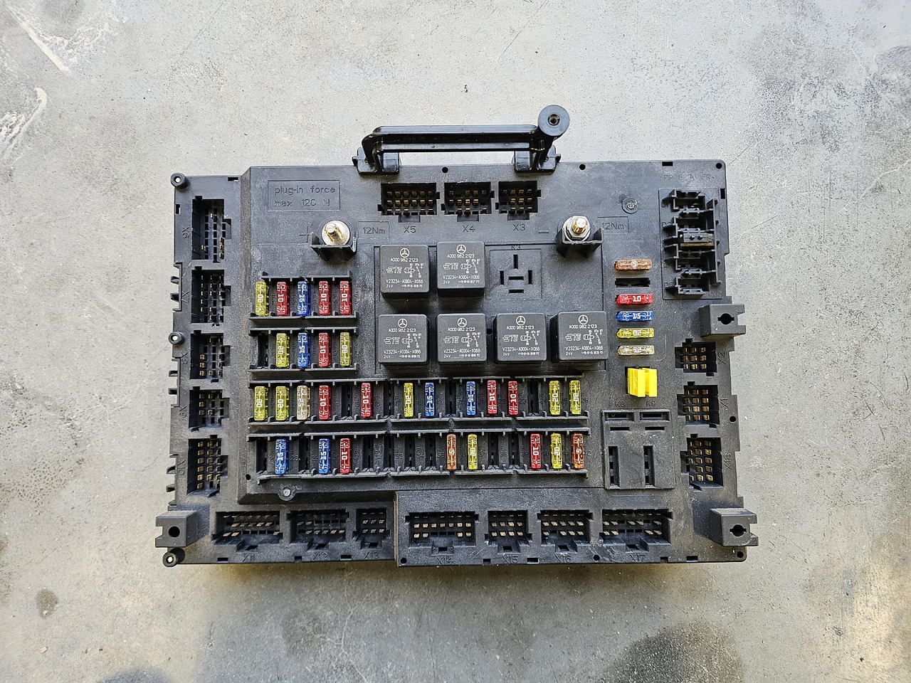 MERCEDES-BENZ ATEGO MP4 EURO 6 / SINGLE-SAM FUSE BLOCK / A0014463358 - ECU: picture 2 MERCEDES-BENZ ATEGO MP4 EURO 6 / SINGLE-SAM FUSE BLOCK / A0014463358 - ECU: picture 2
