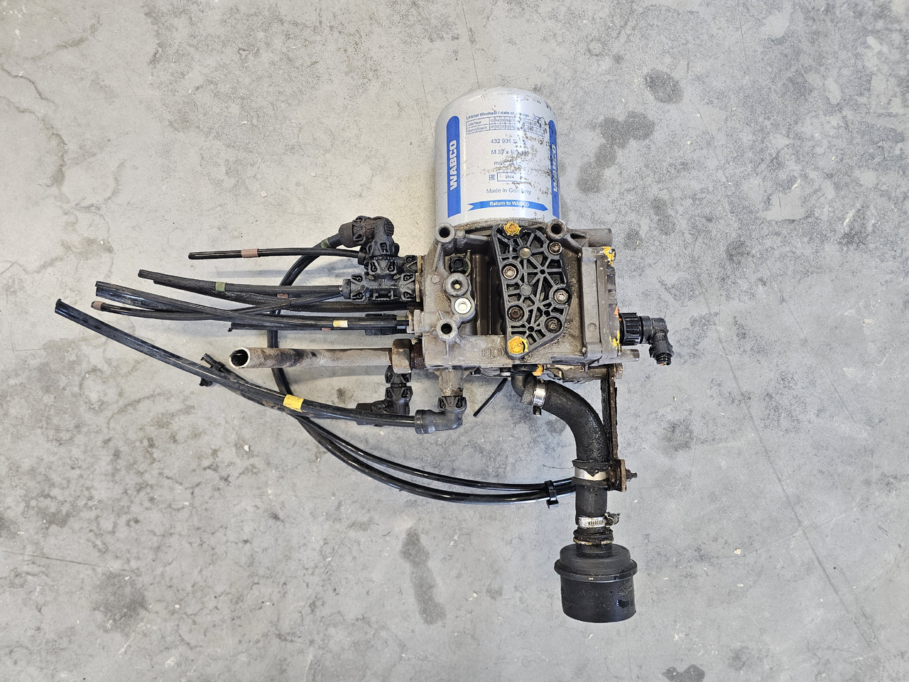 RENAULT AIR DRYIER APM / K087802 / EL1100 - Brake valve: picture 3 RENAULT AIR DRYIER APM / K087802 / EL1100 - Brake valve: picture 3