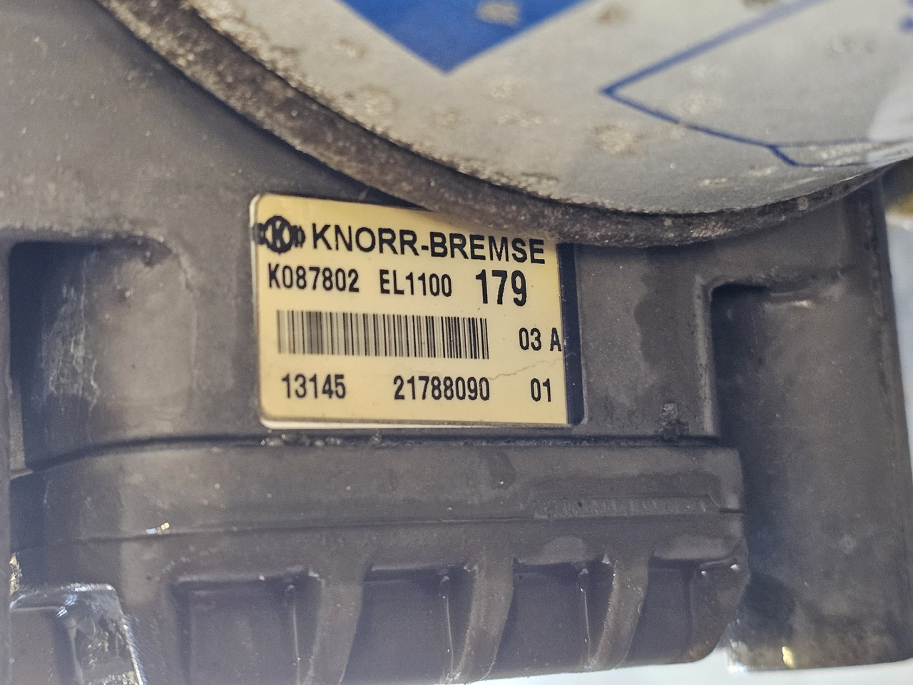 RENAULT AIR DRYIER APM / K087802 / EL1100 - Brake valve: picture 5 RENAULT AIR DRYIER APM / K087802 / EL1100 - Brake valve: picture 5