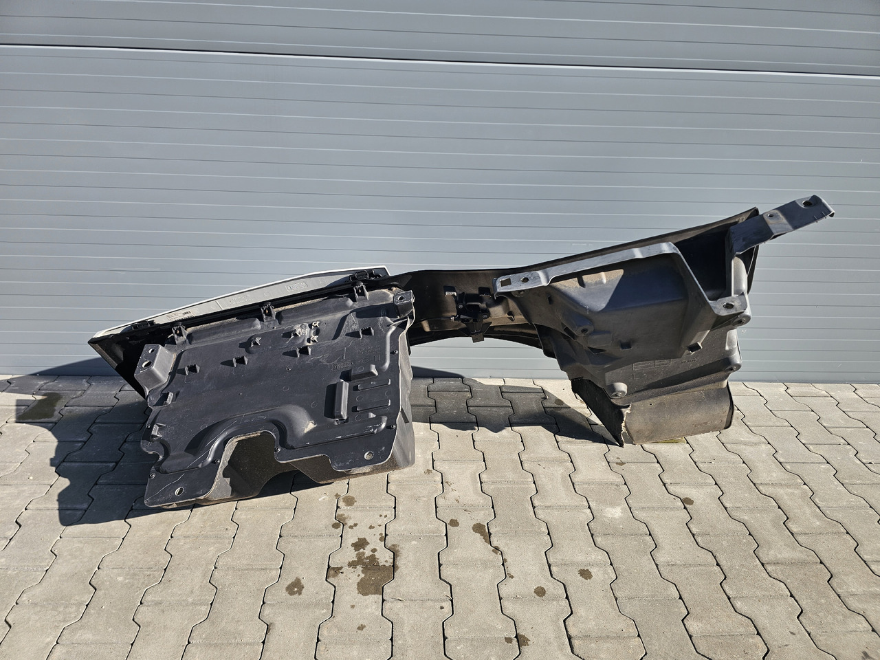 RENAULT RANGE T / HIGH CAB / LEFT FOOTSTEP / 82244459 - Footstep: picture 4 RENAULT RANGE T / HIGH CAB / LEFT FOOTSTEP / 82244459 - Footstep: picture 4