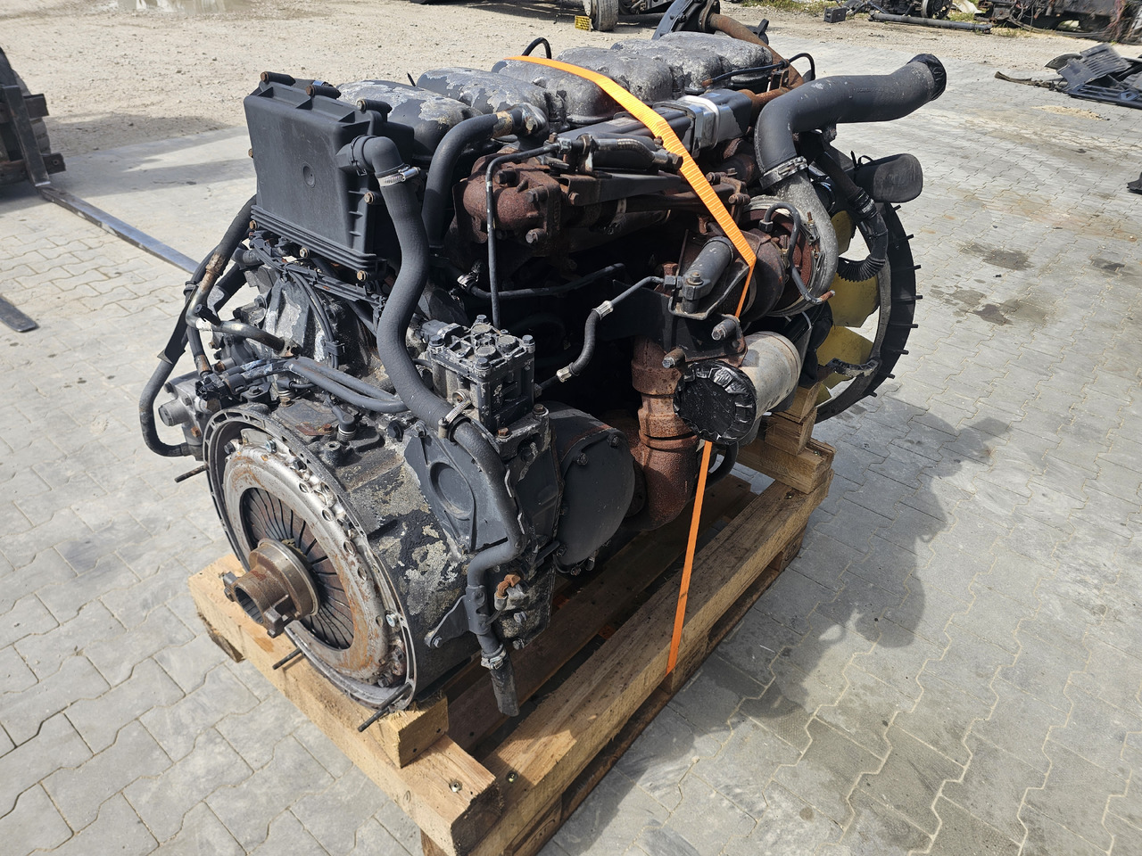 SCANIA ENGINE DT1217 / 480HP / HPI / EURO4 / COMPLETE ENGINE / WORLDWIDE DELIVERY - Engine: picture 4 SCANIA ENGINE DT1217 / 480HP / HPI / EURO4 / COMPLETE ENGINE / WORLDWIDE DELIVERY - Engine: picture 4