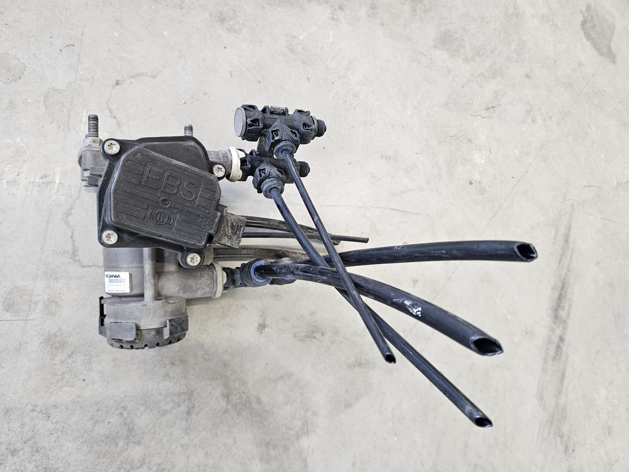 SCANIA S, R, P, G / EBS VALVE / 2199282 / K103131 - Brake valve: picture 2 SCANIA S, R, P, G / EBS VALVE / 2199282 / K103131 - Brake valve: picture 2