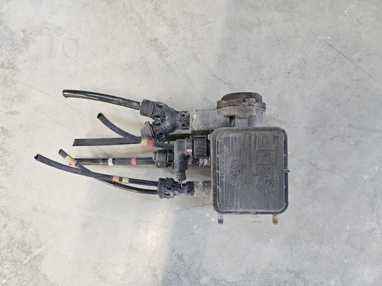 VOLVO FH FM / EBS BRAKE VALVE / K020625 / 21122038 - Brake valve: picture 2 VOLVO FH FM / EBS BRAKE VALVE / K020625 / 21122038 - Brake valve: picture 2