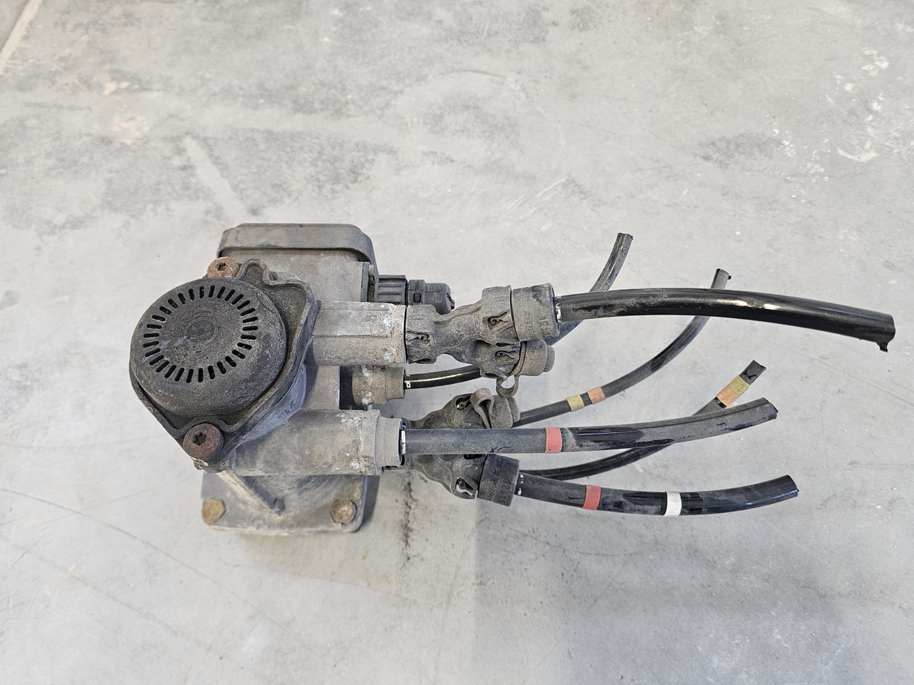 VOLVO FH FM / EBS BRAKE VALVE / K020625 / 21122038 - Brake valve: picture 3 VOLVO FH FM / EBS BRAKE VALVE / K020625 / 21122038 - Brake valve: picture 3