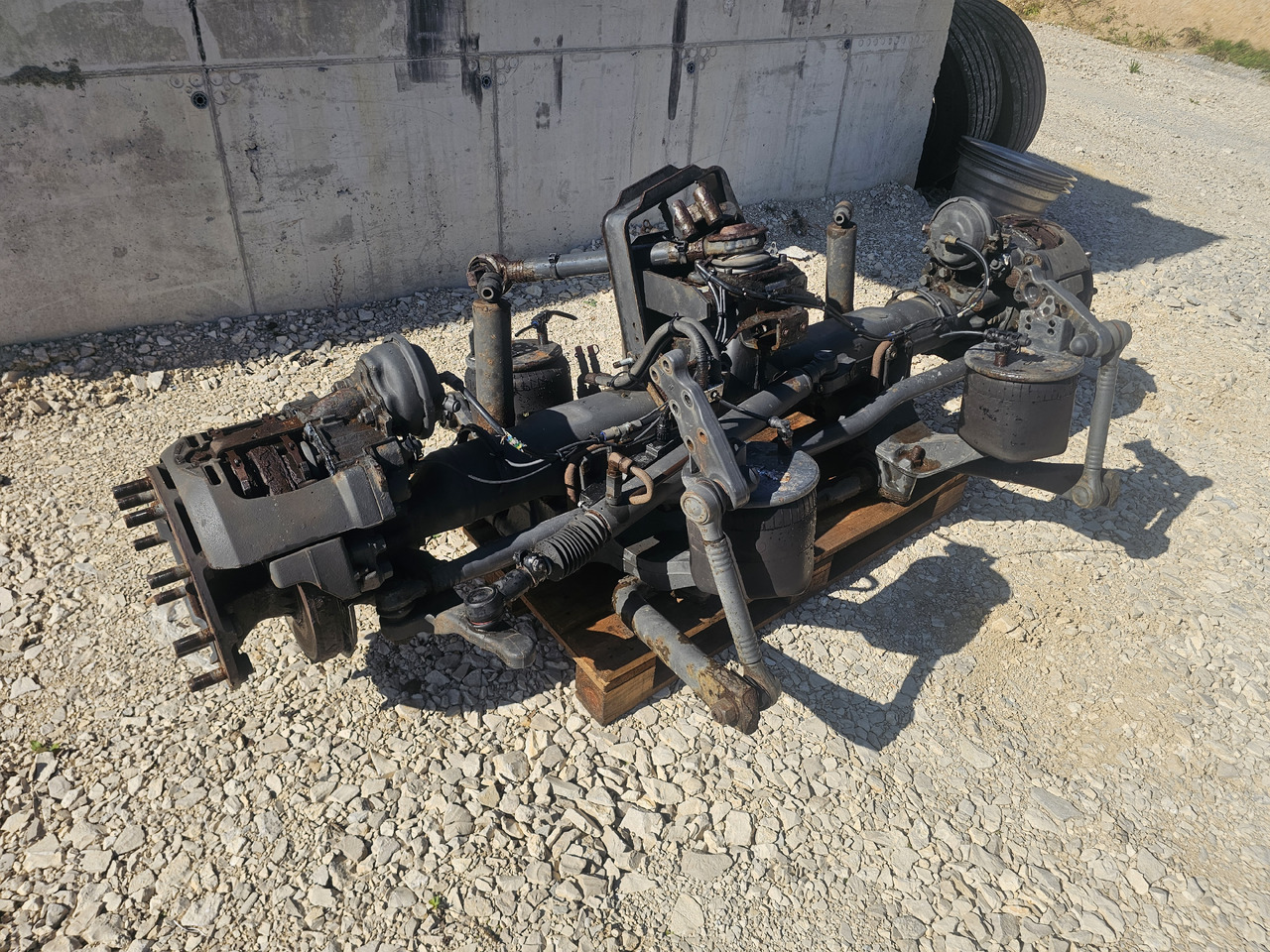 VOLVO FH FM / LIFT & STEERING AXLE / 6x2 / COMPLETE - Rear axle: picture 3 VOLVO FH FM / LIFT & STEERING AXLE / 6x2 / COMPLETE - Rear axle: picture 3