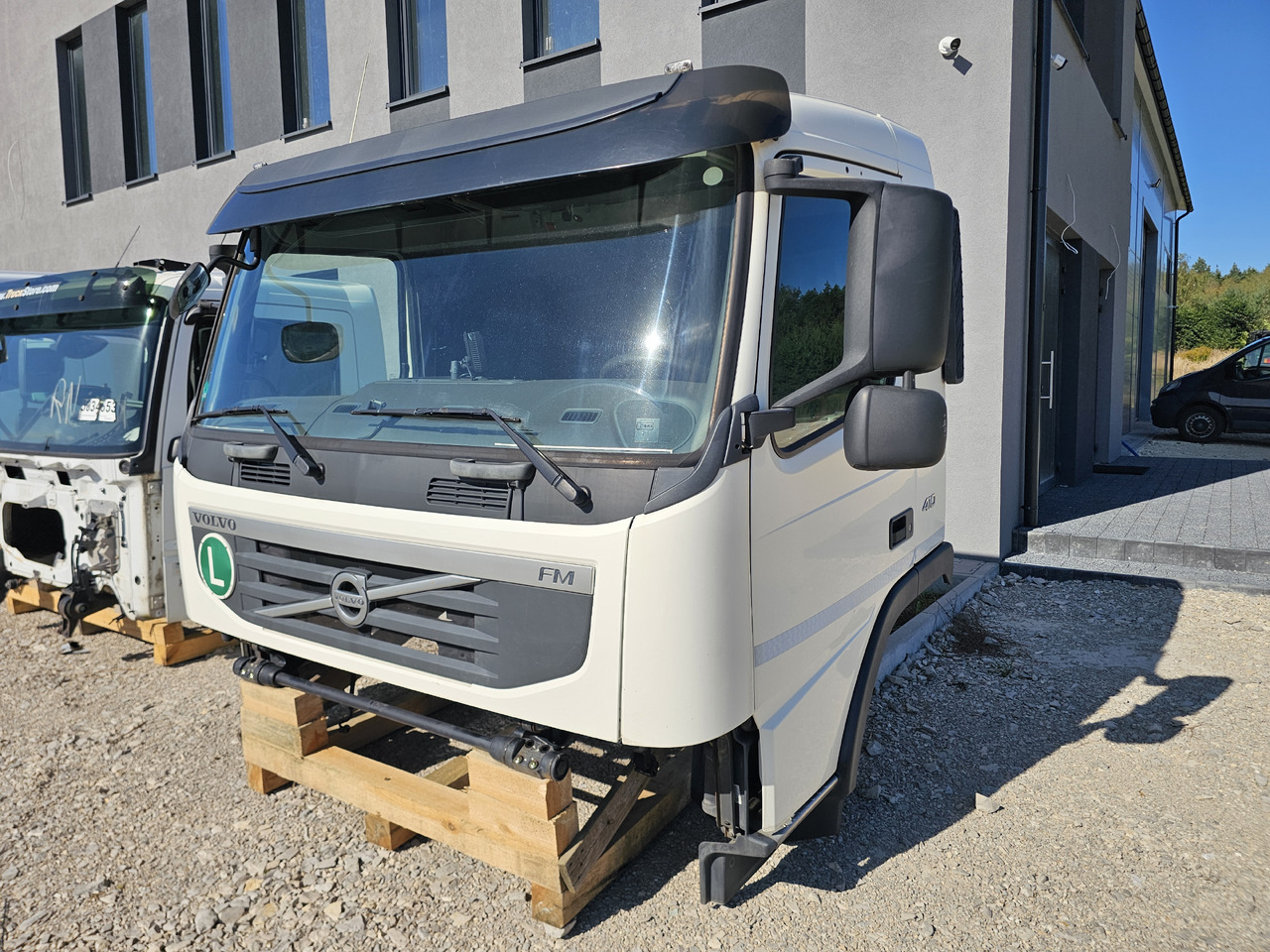 VOLVO FM3 DAILY CAB / COMPLETE / WORLDWIDE DELIVERY - Cab: picture 2 VOLVO FM3 DAILY CAB / COMPLETE / WORLDWIDE DELIVERY - Cab: picture 2