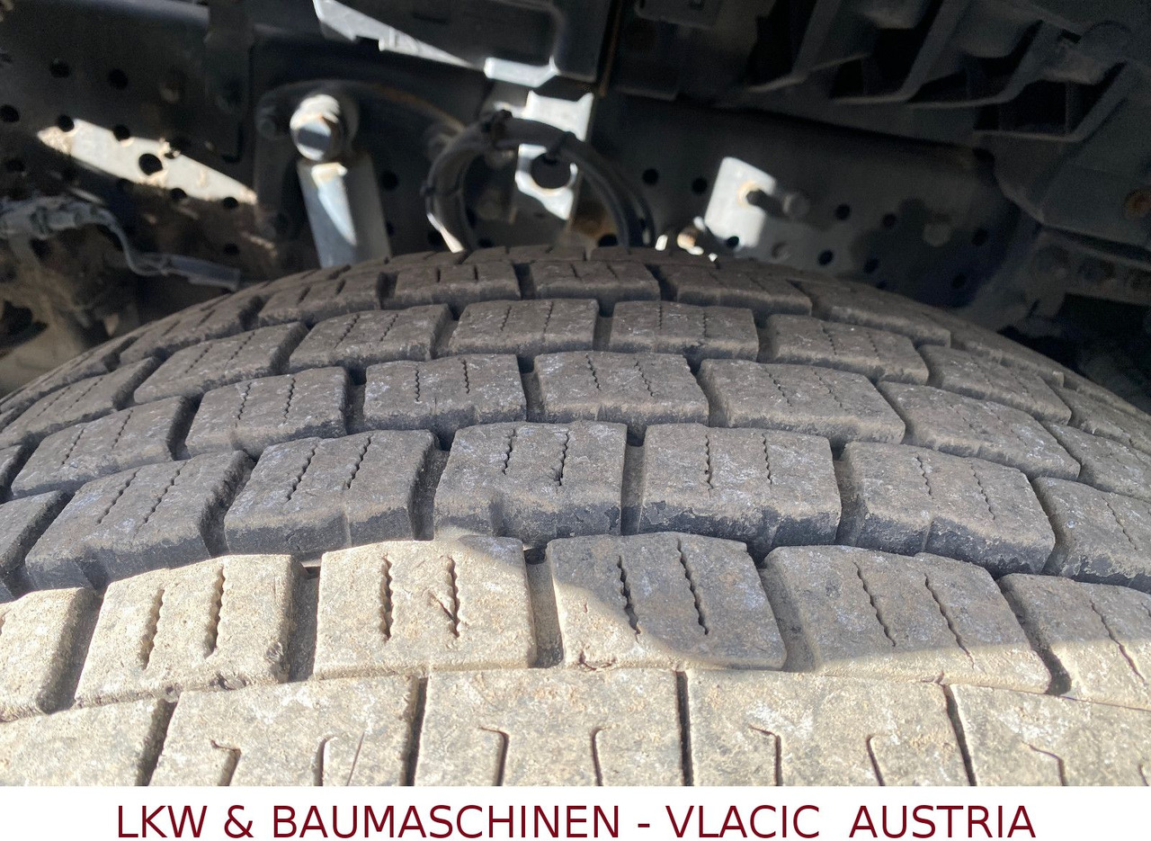 Hook lift truck Mercedes-Benz 2563: picture 11