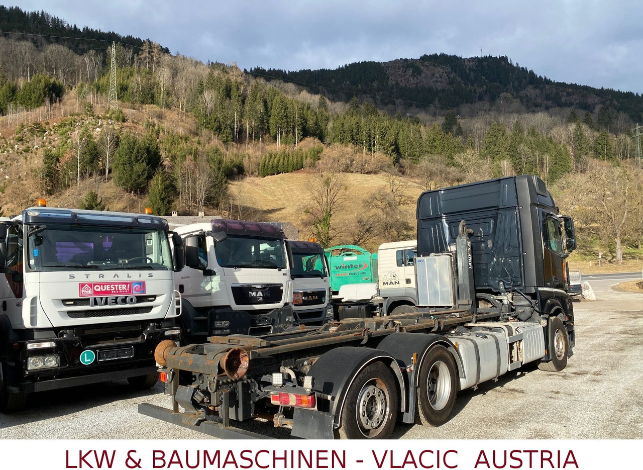 Hook lift truck Mercedes-Benz 2563: picture 12