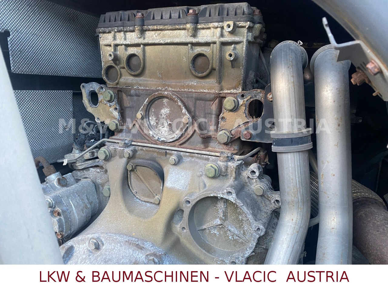 Container transporter/ Swap body truck Mercedes-Benz Actros 2545: picture 16