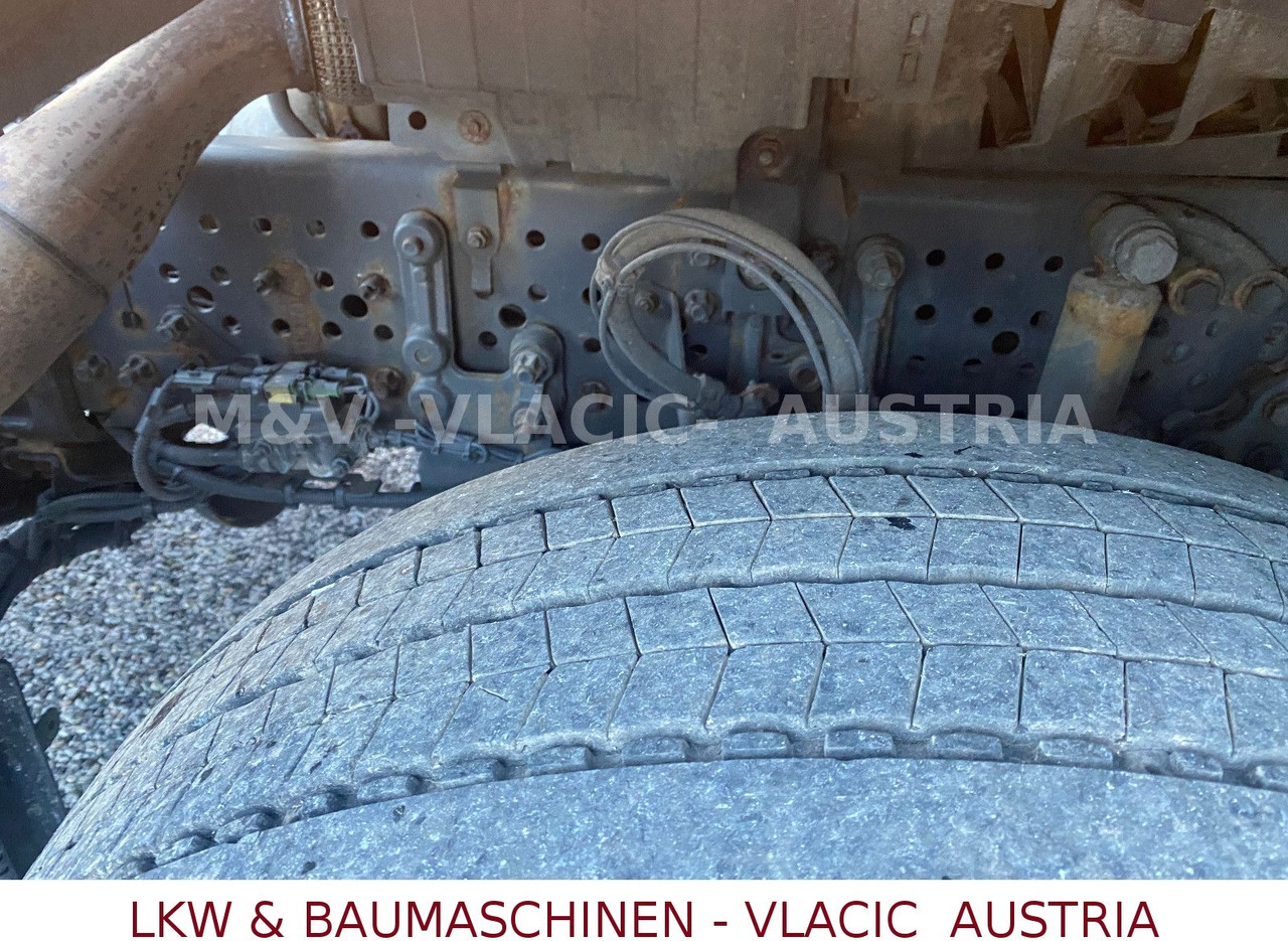 Container transporter/ Swap body truck Mercedes-Benz Actros 2545: picture 10