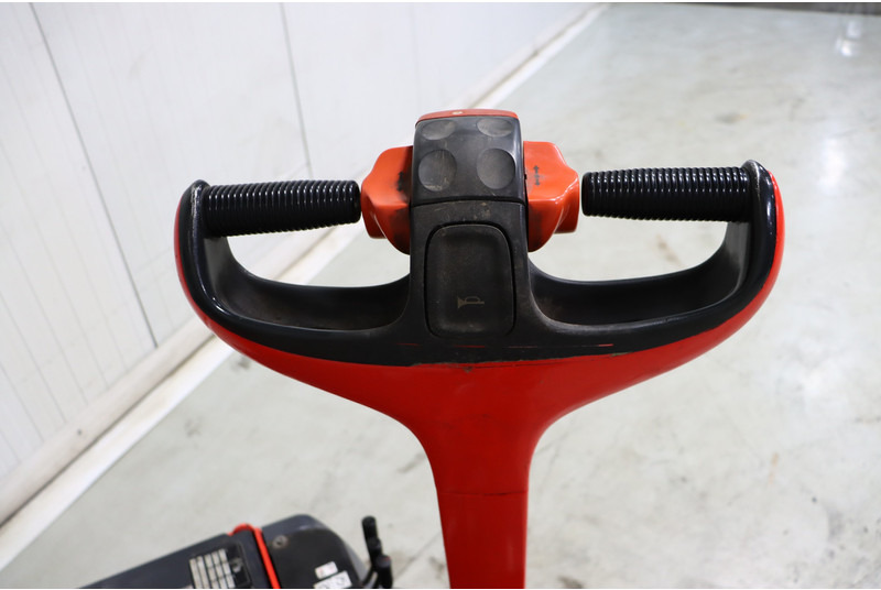 Linde L12AC - Stacker: picture 2 Linde L12AC - Stacker: picture 2